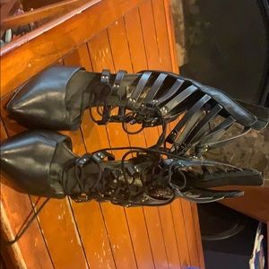 Steve Madden black sts lace up heels
